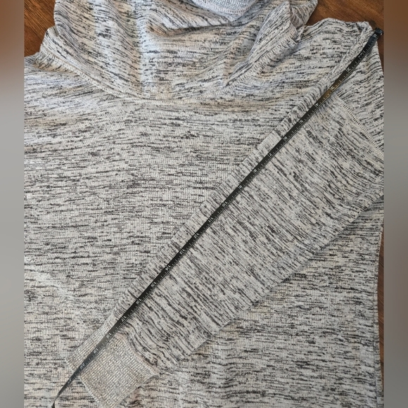 Athleta Small Heather Gray Cowl Neck Pullover - Picture 11 of 12